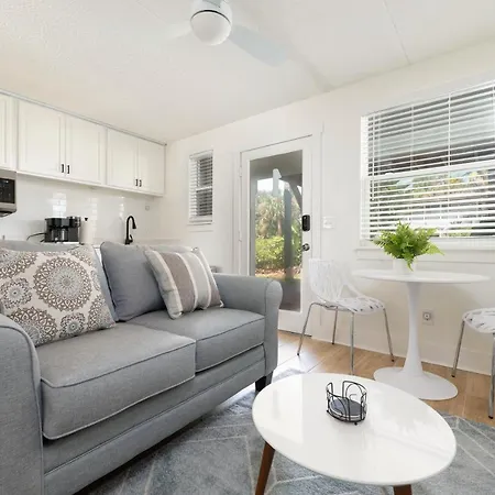Be A Nomad - Beachside Apartments